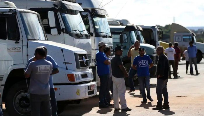 PRF inicia fiscalização educativa sobre exame toxicológico 